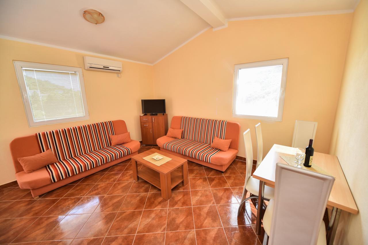 Apartmani Stanisic Čanj Buitenkant foto