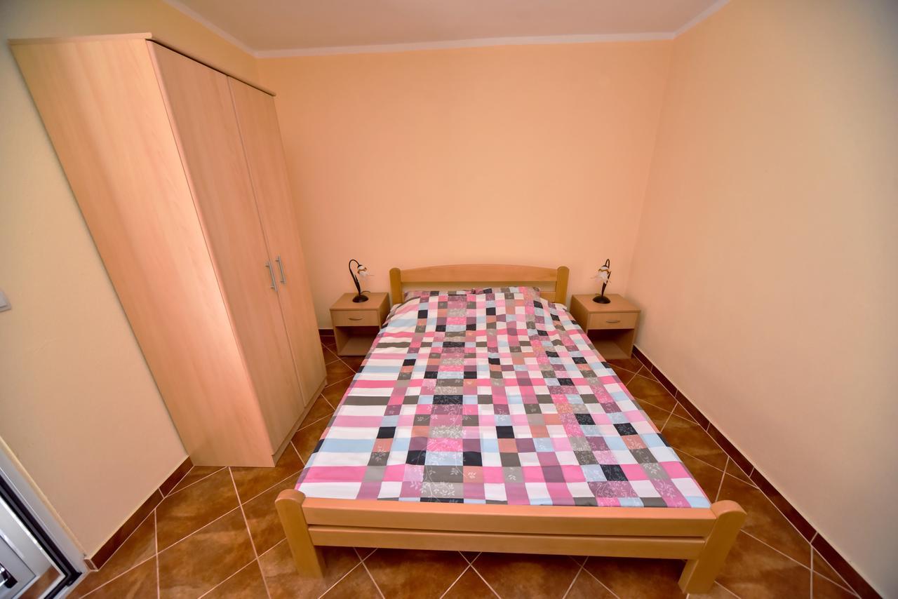 Apartmani Stanisic Čanj Buitenkant foto